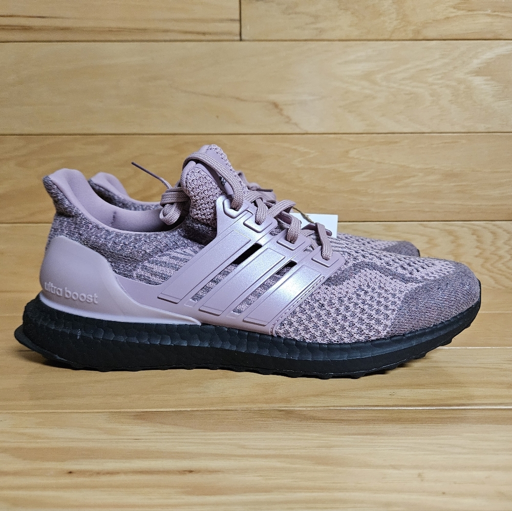 NEW! Adidas Ultraboost 5.0 DNA Women's Shoes Size 9 GX5116